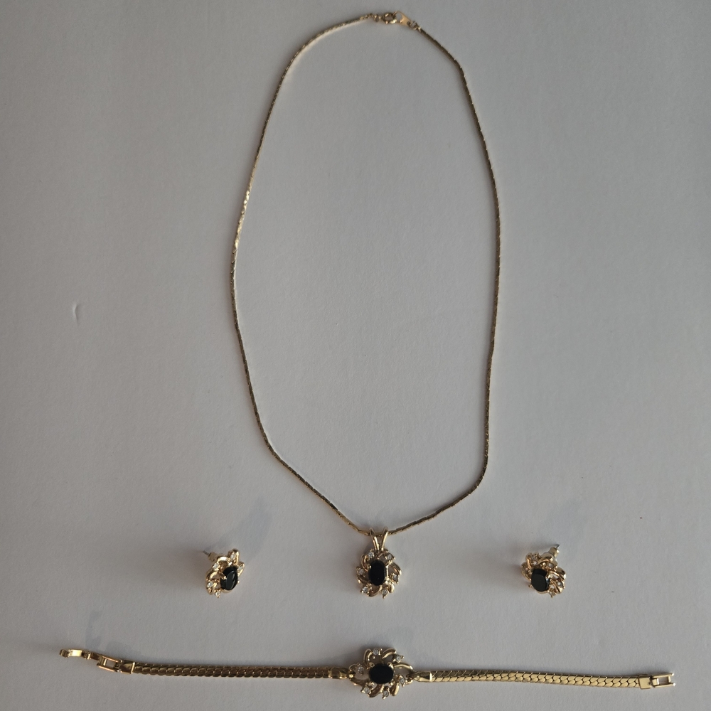 Amazon Gold and Black Necklace Set
